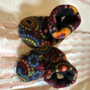Acorn fleece booties